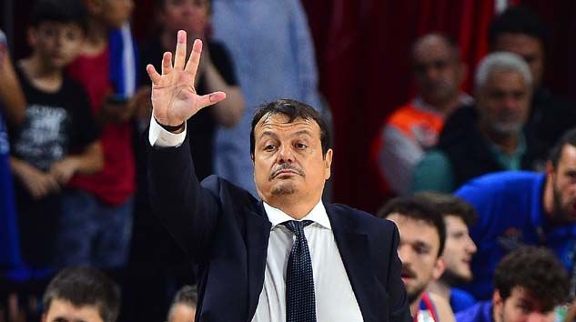 Ergin Ataman: Emeğimizin karşılığını sahada almak istiyoruz