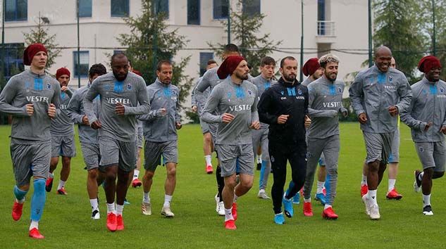 Trabzonspor takım halinde çalışmalara başladı