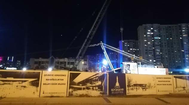 İzmir’de devrilen vincin altında kalan Olgun Kanık öldü