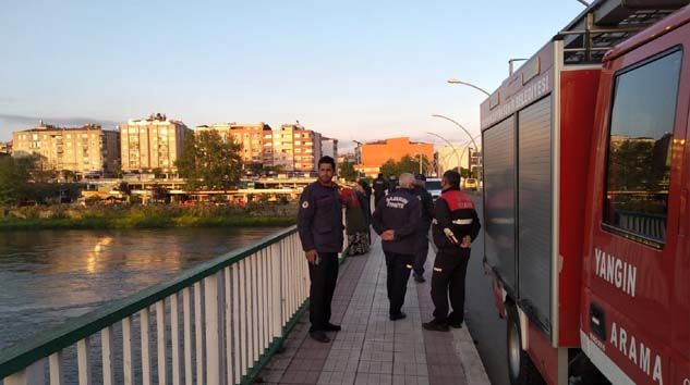 Samsun Çarşamba’da köprüden Yeşilırmak’a atlayan genç kayboldu
