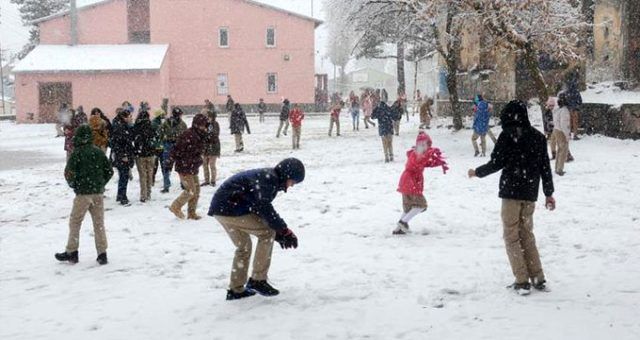 Meteorolojiden uyarı üstüne uyarı! Son dakika tatil haberleri geliyor