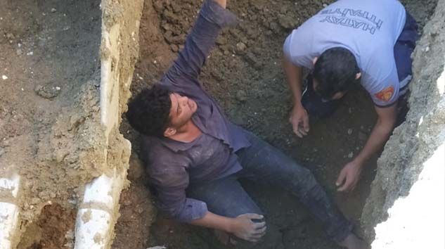 Hatay’da toprak altında kalan Sıtkı Çelik kurtarıldı