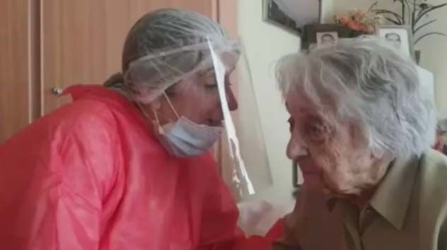 113 yaşındaki kadın korona virüsü yendi