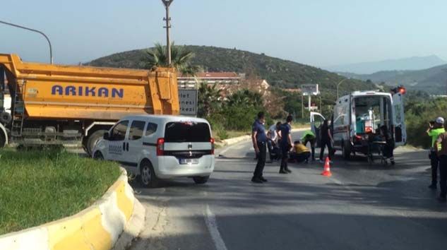 Kamyonetin altında kalan motosiklet sürücüsü Yusuf Turgut hayatını kaybetti