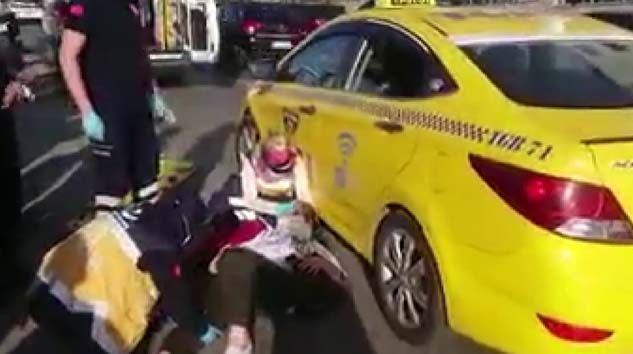 Taksinin çarptığı kadın sosyal medya üzerinden yayın yaptı