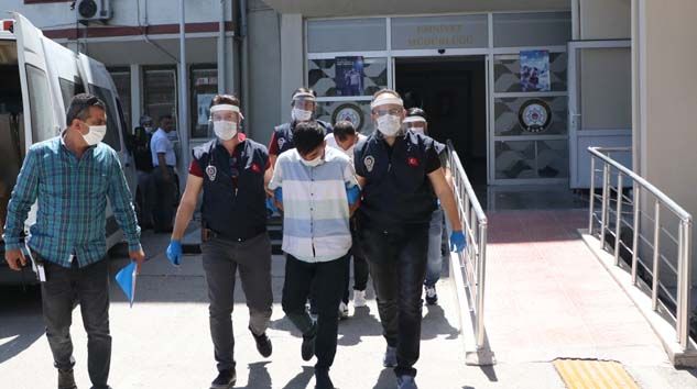 Dolandırıcıları dövme ele verdi