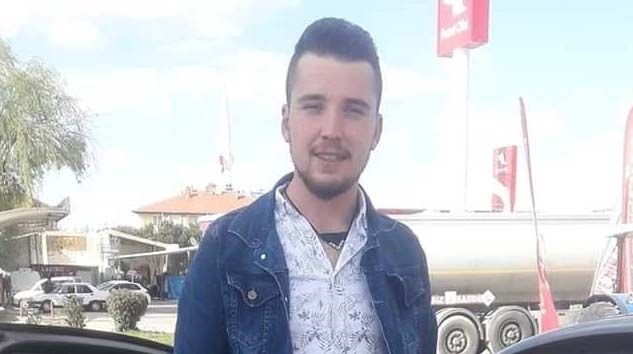 Manisa’da Hakar Uyar devrilen traktörün altında kalıp hayatını kaybetti