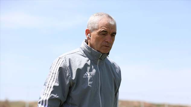 Rıza Çalımbay: Futbolcuların yüzde 90’ı tedirgin, bu ortamda oynamak istemiyor