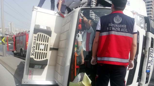 E-5’te boş yolda, fıskiye suları kazaya neden oldu