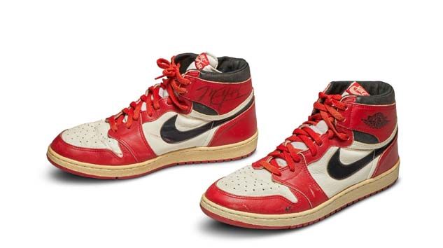 Michael Jordan’ın imzalı ayakkabısı 560 bin Dolar’a satıldı