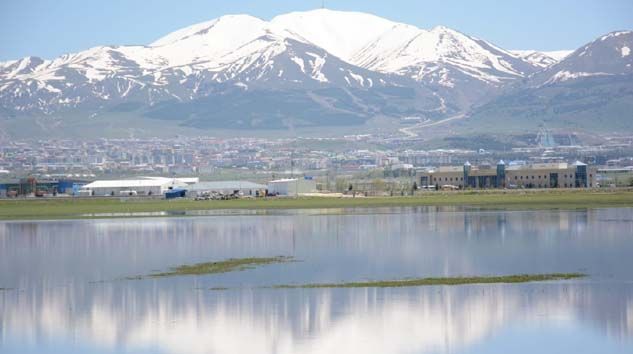 Sağanak yağış sonrası Daphan Ovası göle döndü