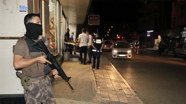 Adana’da 410 polisle narkotik uygulaması