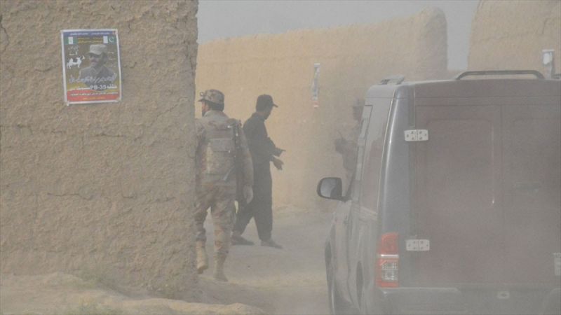 Pakistan’da medresede patlama: 9 ölü