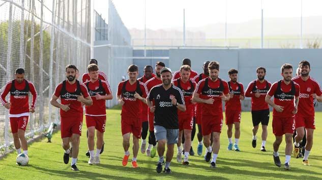 Sivasspor’da idmanlar devam ediyor