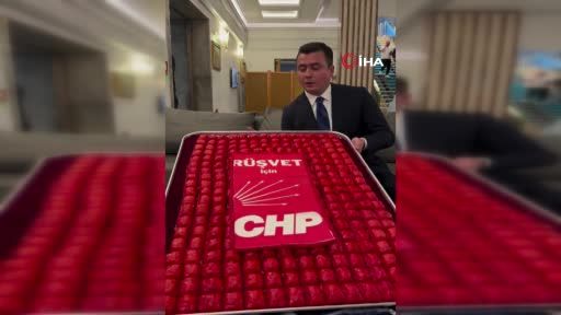 Osman Gökçek’ten CHP’ye ‘baklava’ göndermesi Osman Gökçek’ten CHP’ye ‘baklava’ göndermesi