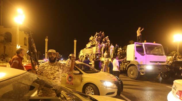 Vatiyye Askeri Üssü’nde imha edilen Pantsir Trablus’ta sergilendi