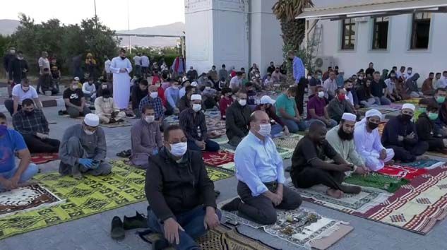 KKTC’de bayram namazı kılındı