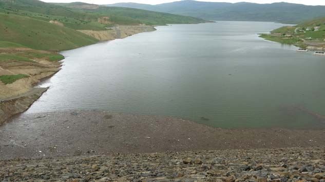 Baraj inşaatında iş makinesiyle suya düşen Ömer Demir kayboldu