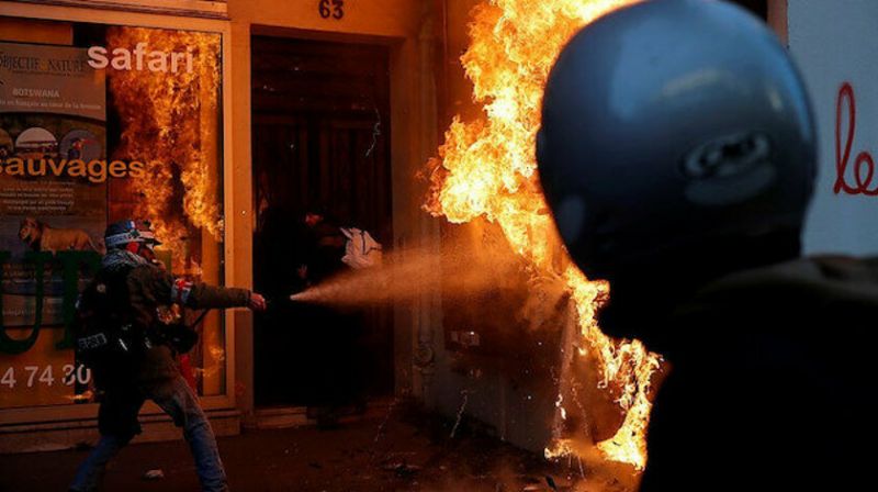 Fransa’da grev ve gösterilere neden olan emeklilik reformunda geri adım atıldı