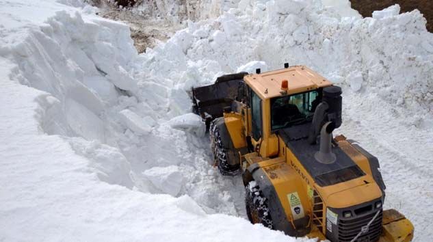 Bayburt’ta karla mücadele çalışmaları sürüyor