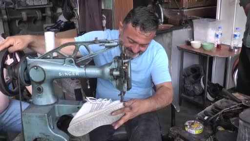 Artan ayakkabı fiyatları vatandaşları tamire yöneltti Artan ayakkabı fiyatları vatandaşları tamire yöneltti
