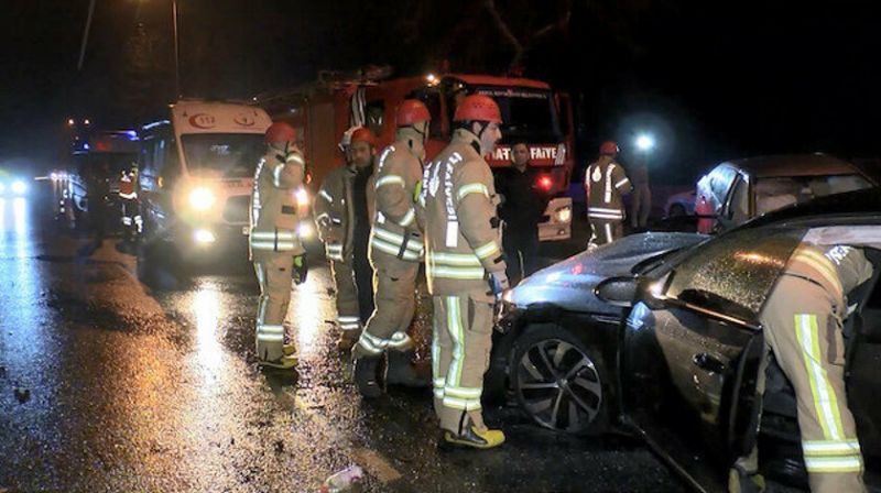Sarıyer’de ters yöne giren alkollü sürücü zincirleme kazaya neden oldu