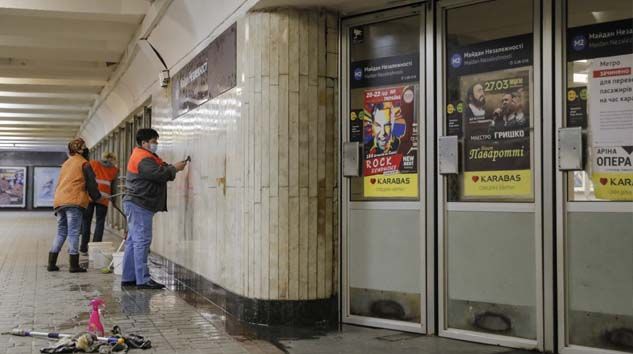 Rusya ve Ukrayna’da Covid-19 önlemleri hafifletiliyor