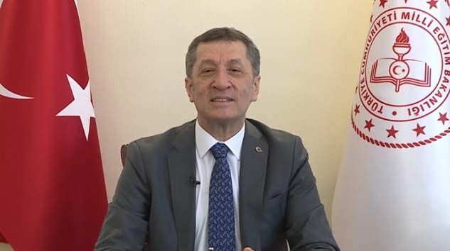 Bakan Selçuk’tan ‘Fidandan Çınara’ projesine destek