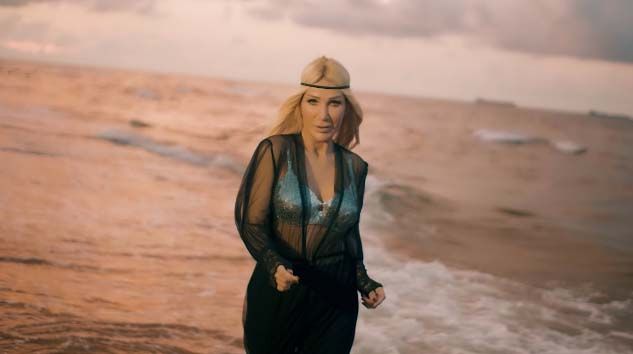 Seda Sayan tanıştığı erkeklerden T.C numarası istiyor