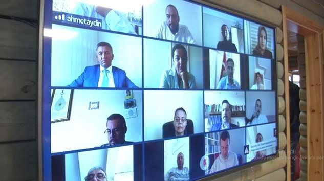 Bakan Pakdemirli video konferans aracılığıyla Ak Parti İzmir İl Teşkilatı ile bayramlaştı