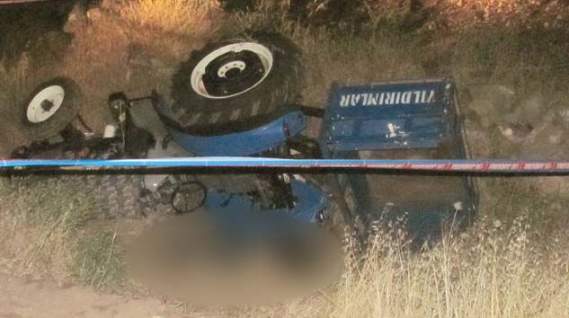 Devrilen traktörün altında kalan Ali Tatlı öldü
