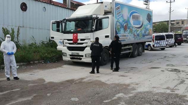 Dinlenmek için arka koltuğa geçen sürücü İsmet Kabadayı hayatını kaybetti