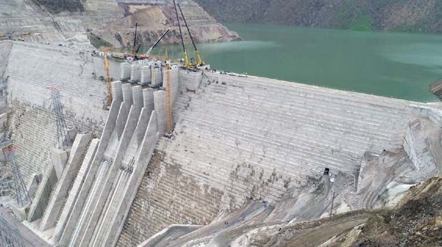 Bakan Pakdemirli: Avrupa’nın en büyüğünde enerji üretimi başladı