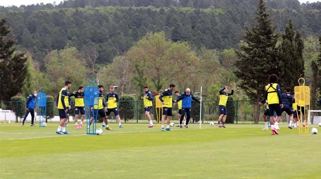 Fenerbahçe Riva’da çalışmalarını sürdürüyor