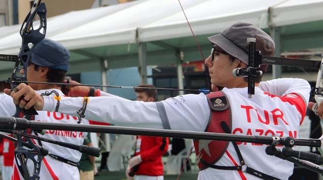 Mete Gazoz 70 metrede Türkiye rekorunu kırdı