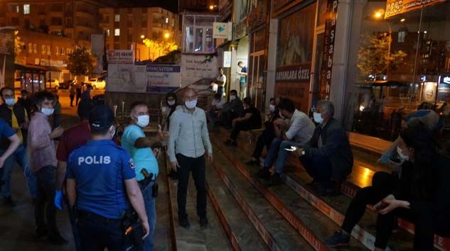 Terörle Mücadele ekiplerinden HDP Batman il binasına baskın