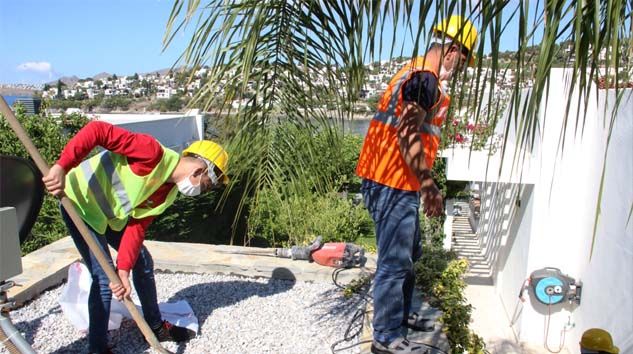 Yılmaz Özdil’in villasının kaçak bölümleri yıkılıyor