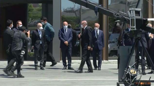 Bakan Koca: Risk ortadan kalkmış değil