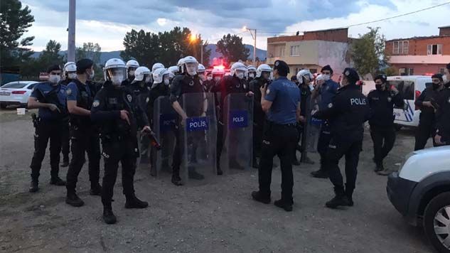 Bursa’da iki grubun kavgasında bir polis şehit oldu