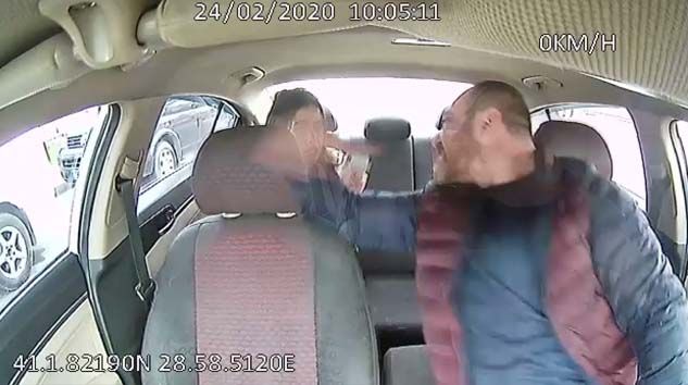 Fas uyruklu kadın 22 TL için taksicinin şiddetine uğradı