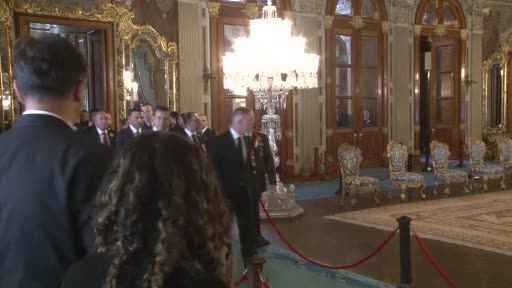 İstanbul Valisi Gül, Dolmabahçe Sarayı'nı ziyaret etti İstanbul Valisi Gül, Dolmabahçe Sarayı'nı ziyaret etti