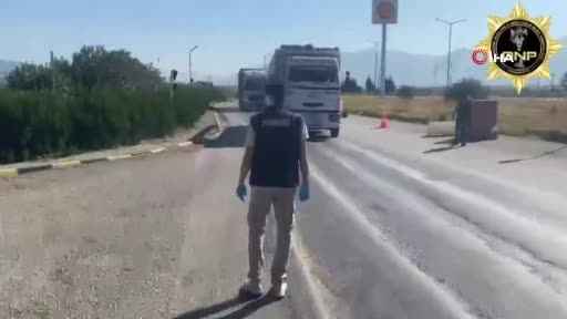 Bakan Yerlikaya: “8 ilde düzenlenen operasyonlarda 42 zehir taciri yakalandı” Bakan Yerlikaya: “8 ilde düzenlenen operasyonlarda 42 zehir taciri yakalandı”