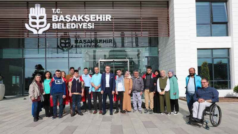 Başakşehir’in en özel gençlerine zurnalı asker eğlencesi Başakşehir’in en özel gençlerine zurnalı asker eğlencesi