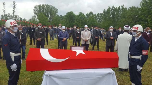 Kazada hayatını kaybeden Uzman Çavuş Mert Akkaş defnedildi