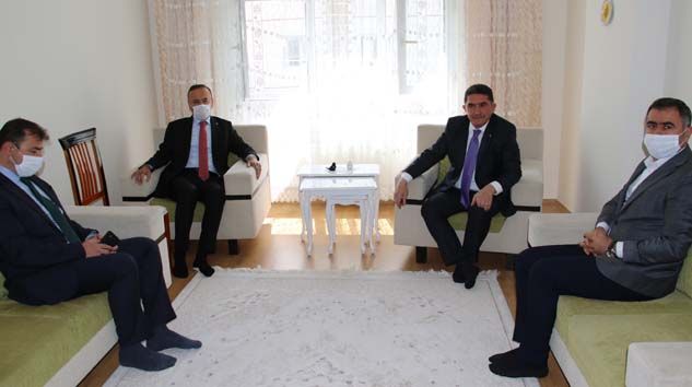 AK Parti’li milletvekillerinden Barış Çakan’ın ailesine taziye ziyareti