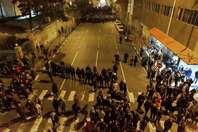 Trump’ın tweeti fitili yeniden ateşledi! Halk sokağa döküldü…