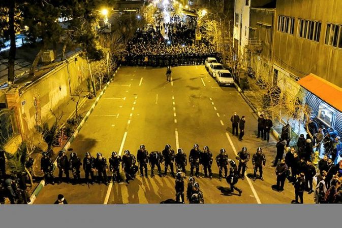 Trump’ın tweeti fitili yeniden ateşledi! Halk sokağa döküldü…