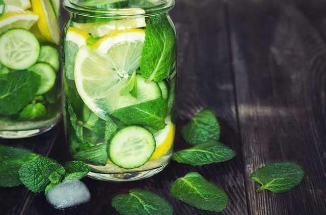 Limonlu su içmenin faydaları saymakla bitmiyor