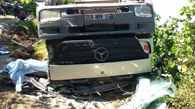 Samsunda beton mikseri devrildi: 1 ölü