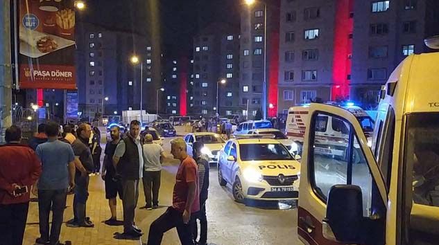 Başakşehir’de eski ve yeni site yönetimi birbirine girdi: 5 yaralı